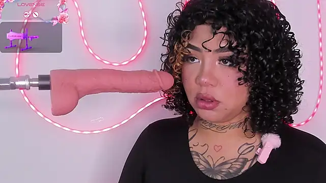 foxxy-lov3 online show from June 8, 2026, 2:06 pm