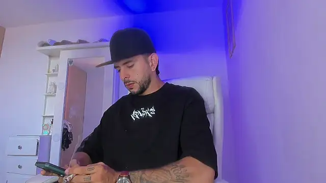 Snapshot of Ethan_mullers chatting on January 23, 2025, 8:24 pm Ethan mullers online show from January 23, 2025, 8:24 pm