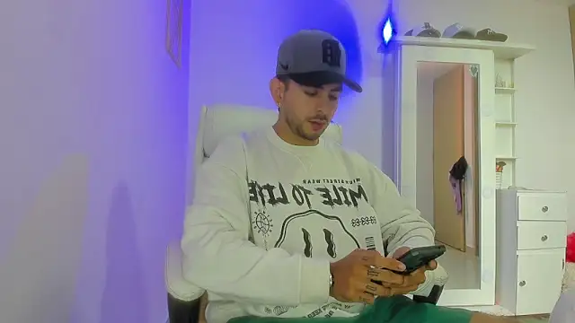 Snapshot of Ethan_mullers chatting on January 25, 2025, 8:00 pm Ethan mullers online show from January 25, 2025, 8:00 pm