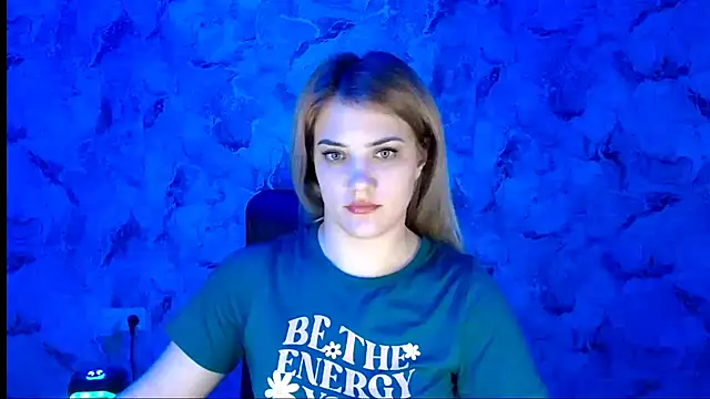 Snapshot of nika_gold1 chatting on February 25, 2026, 2:05 pm nika gold1 online show from February 25, 2026, 2:05 pm