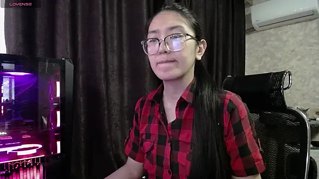 Snapshot of Brightssmiles chatting on March 3, 2025, 7:32 am Brightssmiles online show from March 3, 2025, 7:32 am