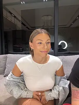 Snapshot of SexOnMyLvL chatting on October 8, 2025, 8:28 pm SexOnMyLvL online show from October 8, 2025, 8:28 pm