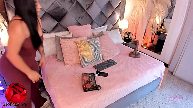 Snapshot of sofhiaa_adaams chatting on September 21, 2025, 5:47 pm sofhiaa adaams online show from September 21, 2025, 5:47 pm