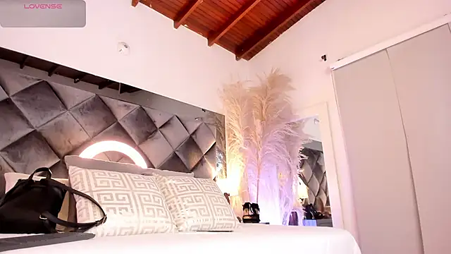 Snapshot of sofhiaa_adaams chatting on October 21, 2025, 10:21 pm sofhiaa adaams online show from October 21, 2025, 10:21 pm