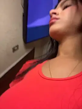 Snapshot of violetta-brown1 chatting on April 24, 2026, 2:14 am violetta-brown1 online show from April 24, 2026, 2:14 am