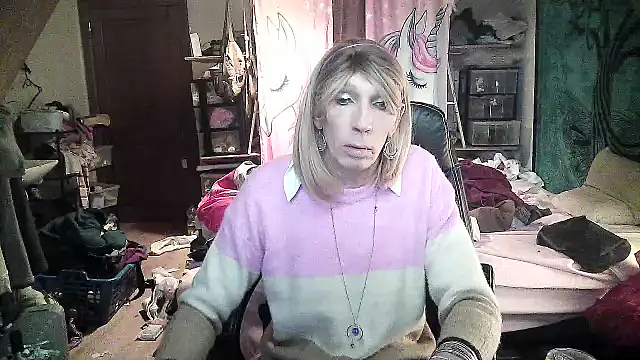 Ombeline1 online show from January 22, 2025, 11:23 am