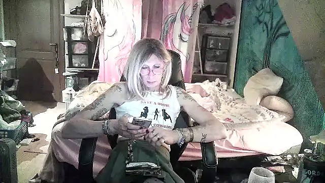 Ombeline1 online show from January 24, 2025, 1:36 pm