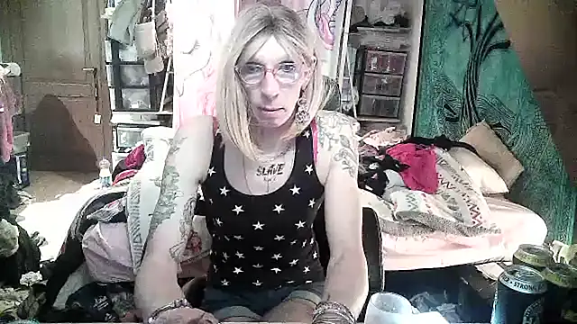 Ombeline1 online show from February 7, 2025, 11:01 am