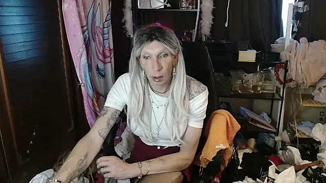 Ombeline1 online show from October 22, 2025, 4:29 pm