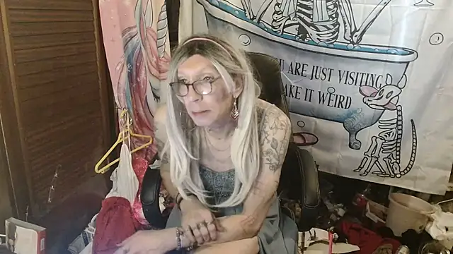 Ombeline1 online show from February 4, 2026, 2:56 pm