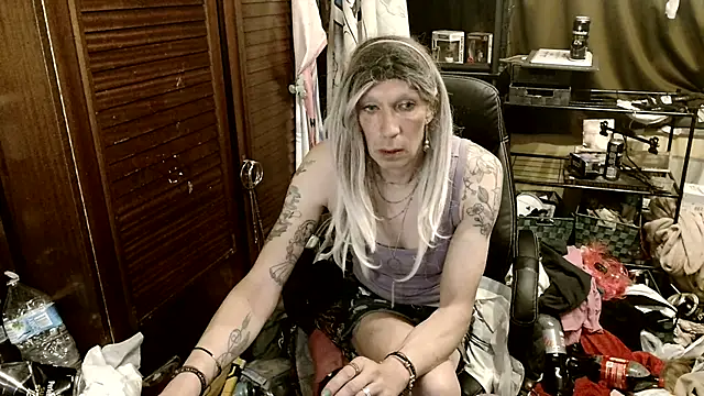 Ombeline1 online show from June 10, 2026, 11:03 pm