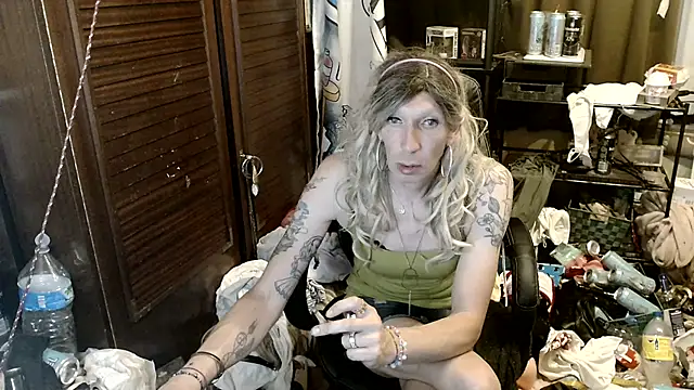 Ombeline1 online show from July 3, 2026, 10:27 pm