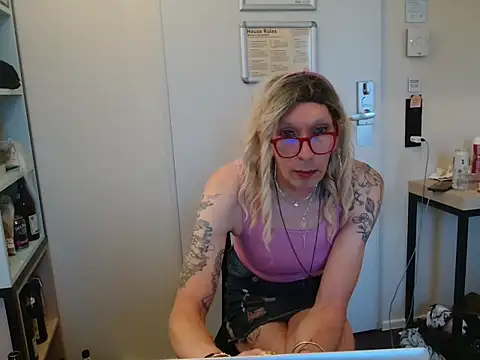 Ombeline1 online show from July 20, 2026, 6:21 pm
