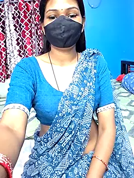 Snapshot of Triha_18 chatting on April 28, 2026, 12:32 pm Triha 18 online show from April 28, 2026, 12:32 pm