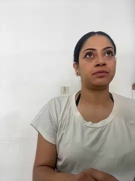 Snapshot of Juana19 chatting on October 18, 2025, 4:30 pm Juana19 online show from October 18, 2025, 4:30 pm