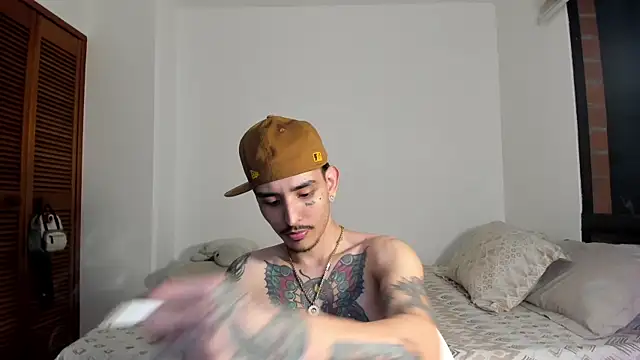 Snapshot of carti02 chatting on December 12, 2024, 4:37 am carti02 online show from December 12, 2024, 4:37 am