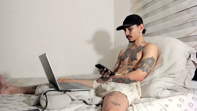 Snapshot of carti02 chatting on December 28, 2024, 5:12 am carti02 online show from December 28, 2024, 5:12 am