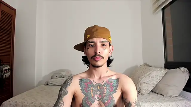 Snapshot of carti02 chatting on January 7, 2025, 9:18 am carti02 online show from January 7, 2025, 9:18 am