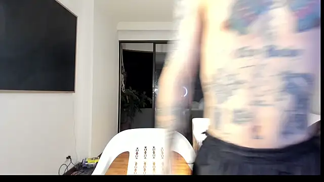 Snapshot of carti02 chatting on February 4, 2025, 8:46 am carti02 online show from February 4, 2025, 8:46 am