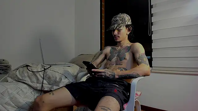 Snapshot of carti02 chatting on March 7, 2025, 6:13 am carti02 online show from March 7, 2025, 6:13 am