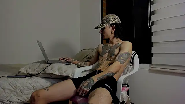 Snapshot of carti02 chatting on March 11, 2025, 6:10 am carti02 online show from March 11, 2025, 6:10 am