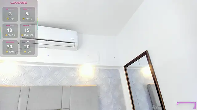 Camilaa Sanchez  online show from October 8, 2025, 12:36 pm