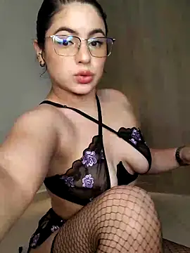 Snapshot of Lia_Hurley chatting on March 13, 2026, 4:46 pm Lia Hurley online show from March 13, 2026, 4:46 pm