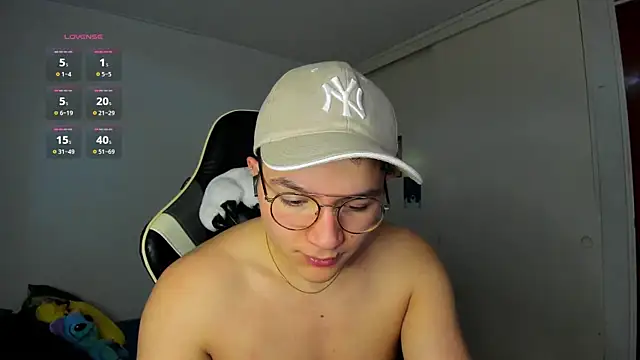 AustinSummerr online show from January 18, 2025, 12:57 pm