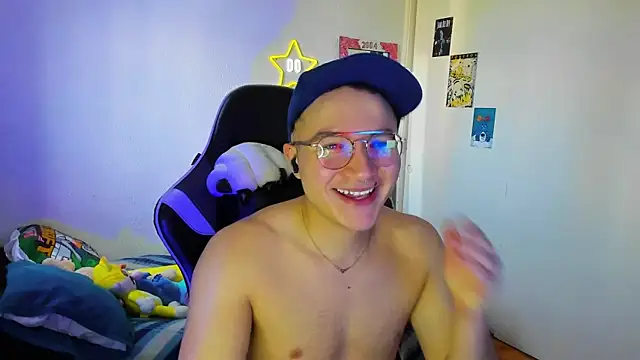 AustinSummerr online show from February 4, 2025, 1:38 pm