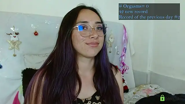 Hot Candy  online show from December 19, 2025, 3:02 am