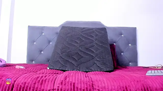 Snapshot of mariana_preciado chatting on December 31, 2024, 9:50 pm mariana preciado online show from December 31, 2024, 9:50 pm