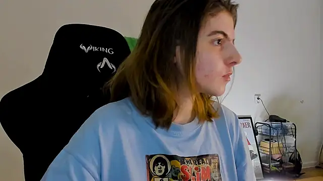 emmamurrr online show from December 9, 2024, 8:01 pm