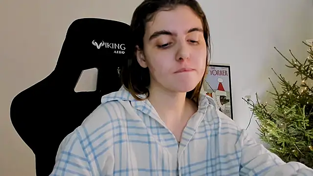 emmamurrr online show from December 30, 2024, 7:32 pm