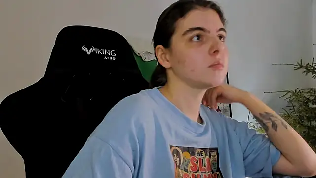 emmamurrr online show from January 13, 2025, 7:21 pm