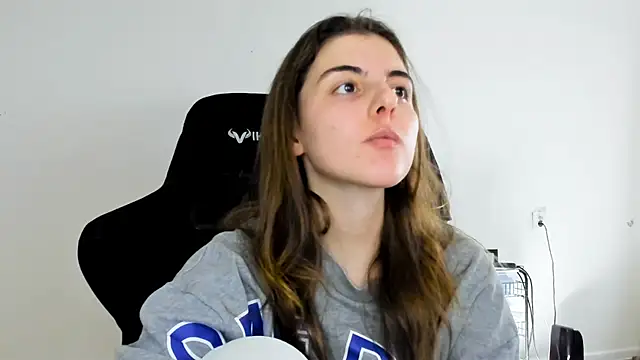 emmamurrr online show from November 13, 2025, 11:20 am