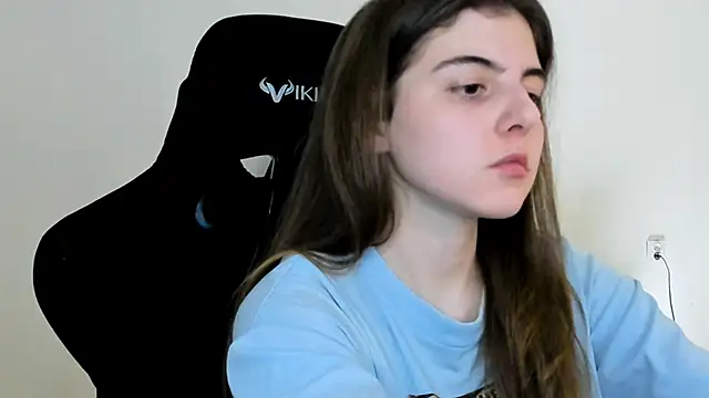 emmamurrr online show from January 14, 2026, 2:01 pm