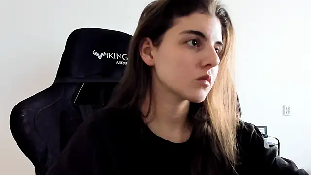 emmamurrr online show from February 12, 2026, 10:43 am