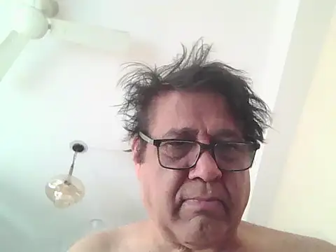 Nuttysub online show from April 22, 2026, 2:03 am
