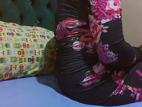 Sexy Riri online show from May 8, 2026, 10:48 pm
