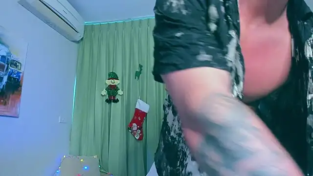 Snapshot of Samuel_Andrew chatting on December 21, 2024, 3:14 am Samuel Andrew online show from December 21, 2024, 3:14 am