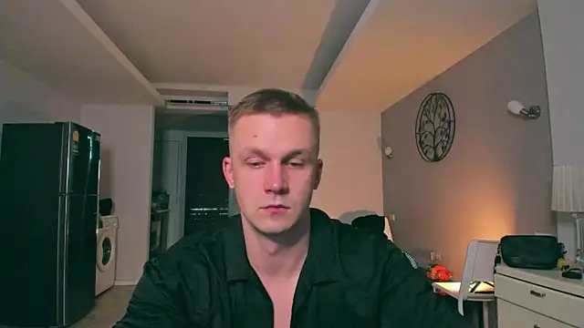 Snapshot of Samuel_Andrew chatting on October 15, 2025, 4:45 am Samuel Andrew online show from October 15, 2025, 4:45 am