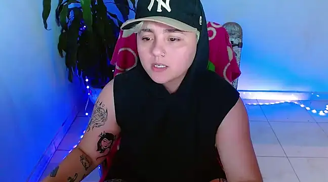 isabeautyx19 online show from December 7, 2024, 12:52 am