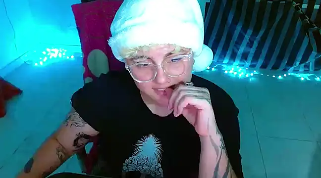 isabeautyx19 online show from December 9, 2024, 11:34 pm