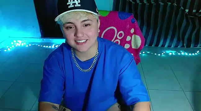 isabeautyx19 online show from December 11, 2024, 3:02 am
