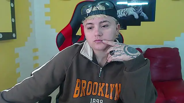 isabeautyx19 online show from December 21, 2024, 12:59 pm