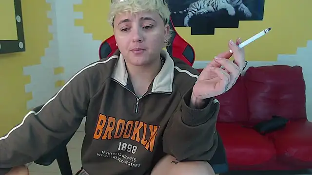 isabeautyx19 online show from December 21, 2024, 4:14 pm