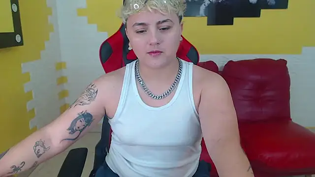 isabeautyx19 online show from December 23, 2024, 1:13 pm