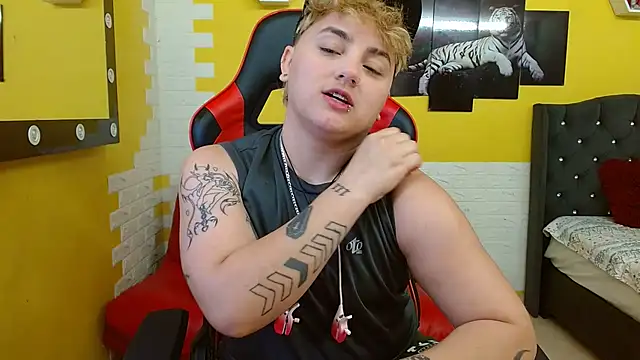 isabeautyx19 online show from September 27, 2025, 3:00 am