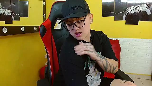 isabeautyx19 online show from September 30, 2025, 2:00 pm