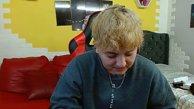 isabeautyx19 online show from October 2, 2025, 2:07 am